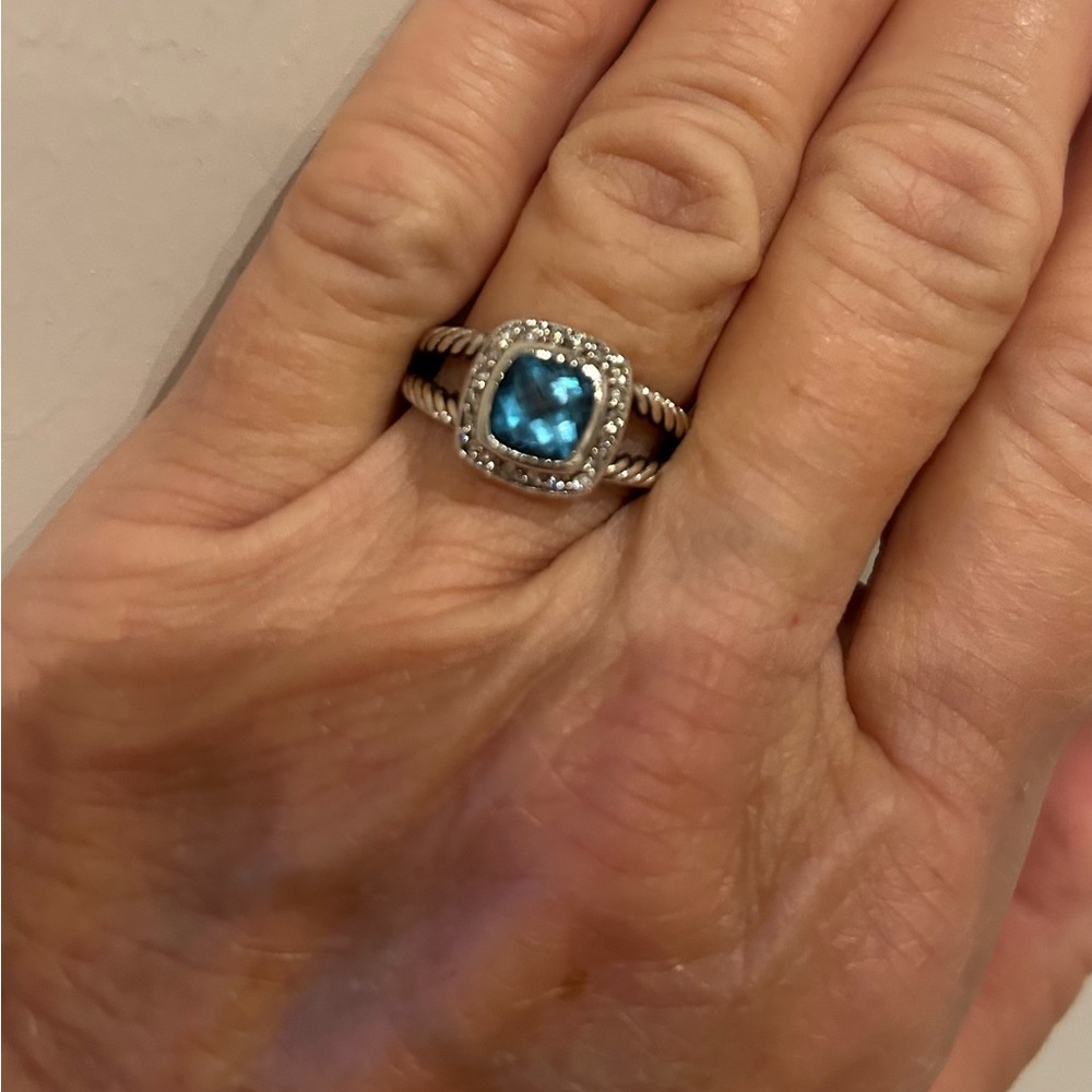 David Yurman Silver Ring with Deep Blue Stone - Picture 5 of 5